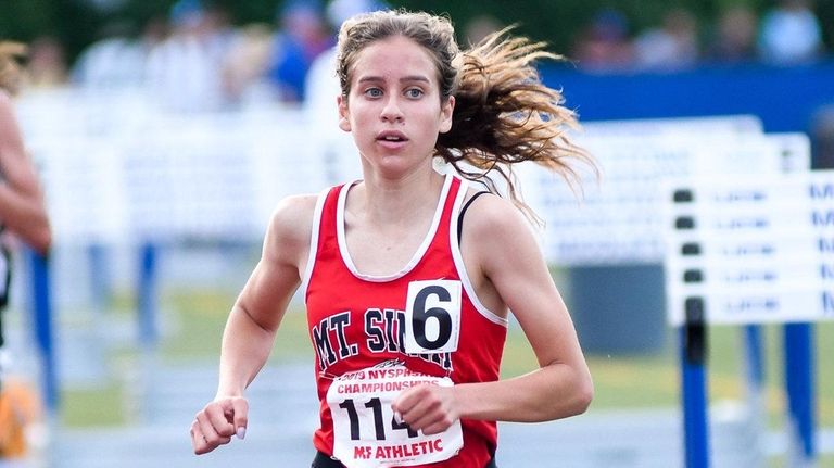 Sarah Connelly competes in 3,000 meters at the