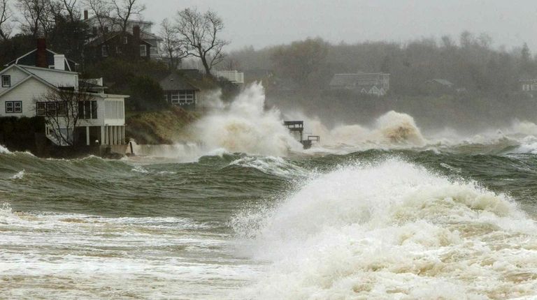 Homes off Southold Town Beach in Southold experience