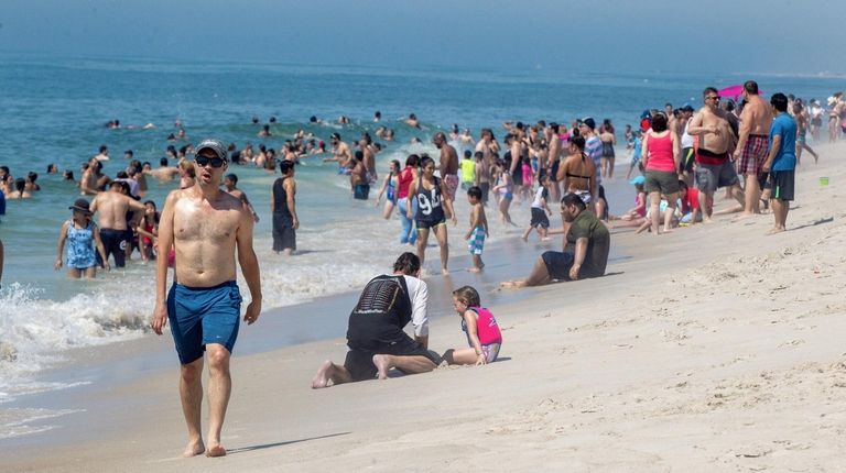 Long Island Weather A Muggy Fourth But A Clear Night For