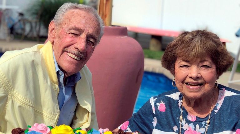 Bob and Audrey Goldsmith of Lindenhurst celebrated their