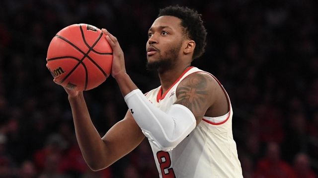 St. John's guard Shamorie Ponds shoots a technical... St. John's guard Shamorie Ponds shoots a technical