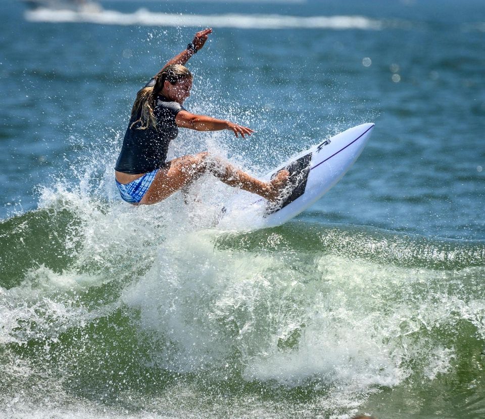 Symca Sachs surfing in the final heat of