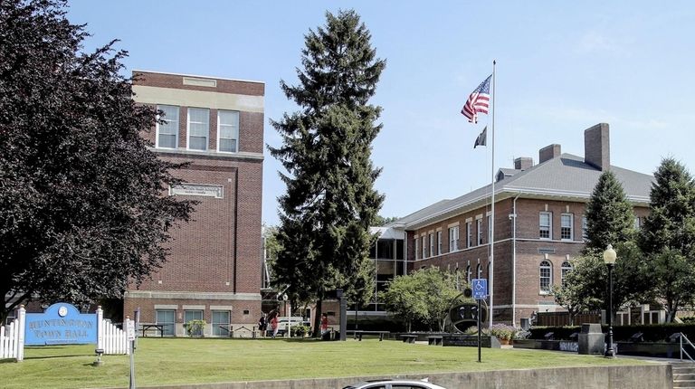 Huntington Town changes its rules on accessory apartments
