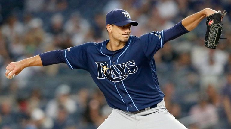 Charlie Morton of the Tampa Bay Rays pitches