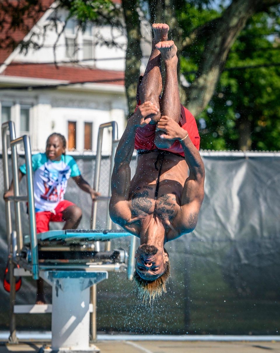 Roosevelt resident Dallas Holland tries to keep cool