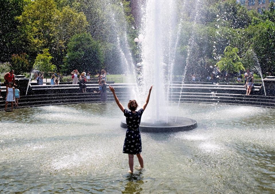 A visitor to New York City takes advantage