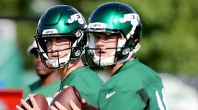 NY Jets backup quarterback Trevor Siemian (19) mirrors