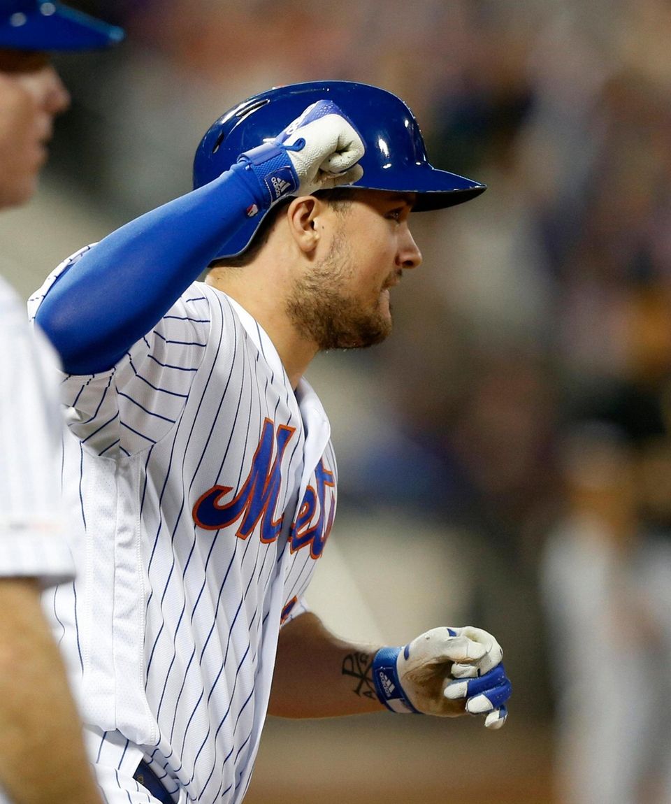 J.D. Davis #28 of the New York Mets