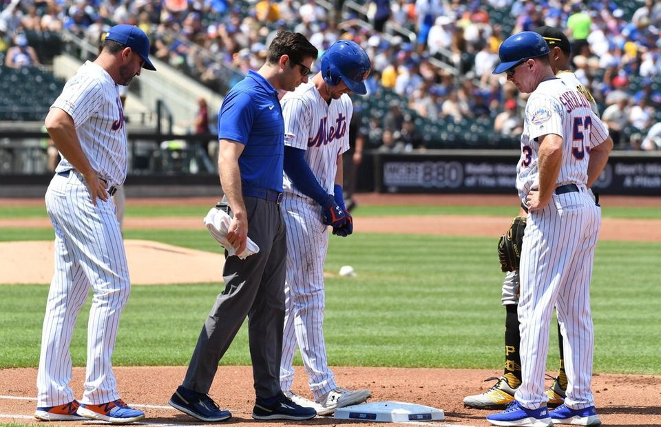 New York Mets right fielder Jeff McNeil is