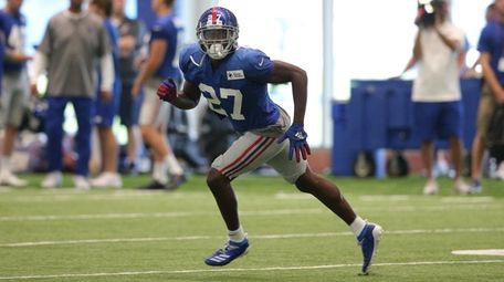 New York Giants cornerback Deandre Baker in coverage