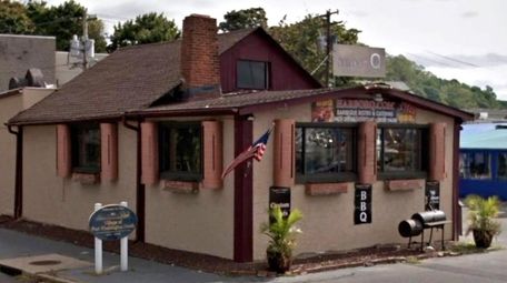 Harbor Q Barbeque and Smokehouse in Port Washington