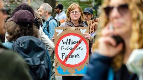 Opponents of the Williams Pipeline protested at City