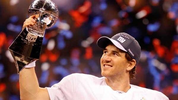 Quarterback Eli Manning #10 of the New York