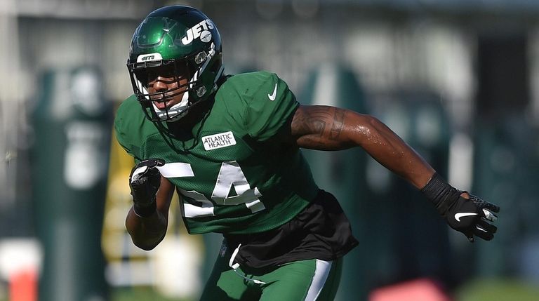 Jets linebacker Avery Williamson practices during at the