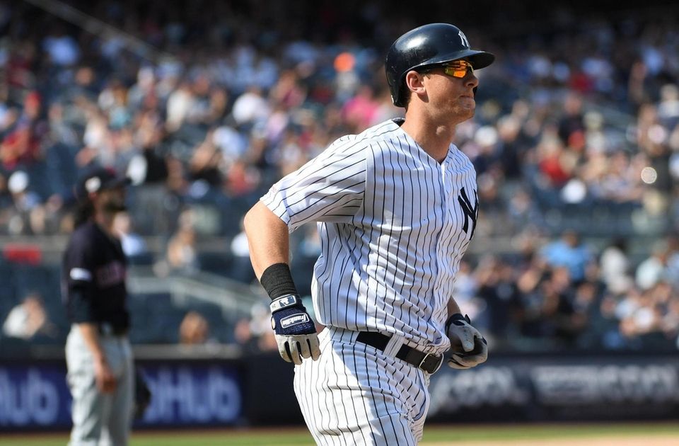 New York Yankees first baseman DJ LeMahieu runs