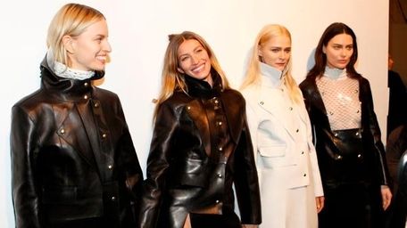 L-R: Karolina Kurkova, Gisele Bundchen, Carmen Kass and