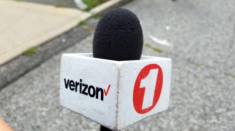 Verizon will shut down its local television news