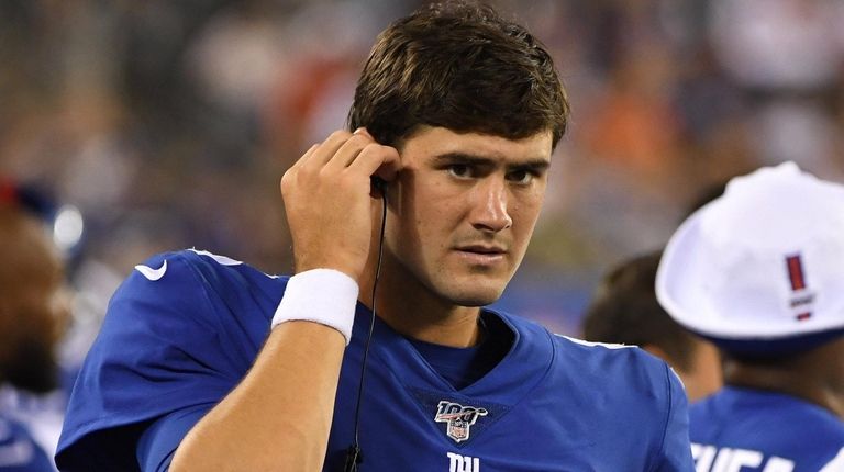 Giants quarterback Daniel Jones during the second half