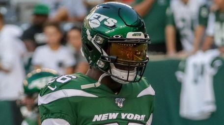 Jets running back Le'Veon Bell fires up his