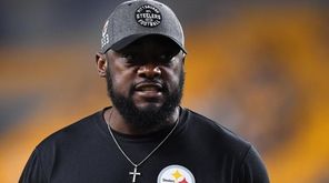 Head coach Mike Tomlin of the Pittsburgh Steelers