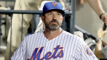 Mets manager Mickey Callaway in the dugout before