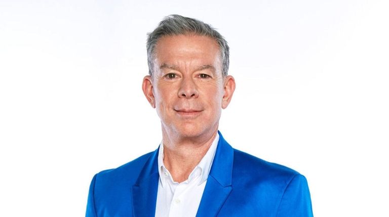 Elvis Duran's memoir is called "Where Do I