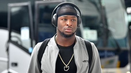 Le'Veon Bell of the New York Jets arrives