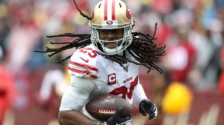 LANDOVER, MARYLAND - OCTOBER 20: Richard Sherman #25