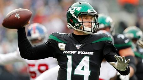 Sam Darnold was 19-for-30 for 230 yards and