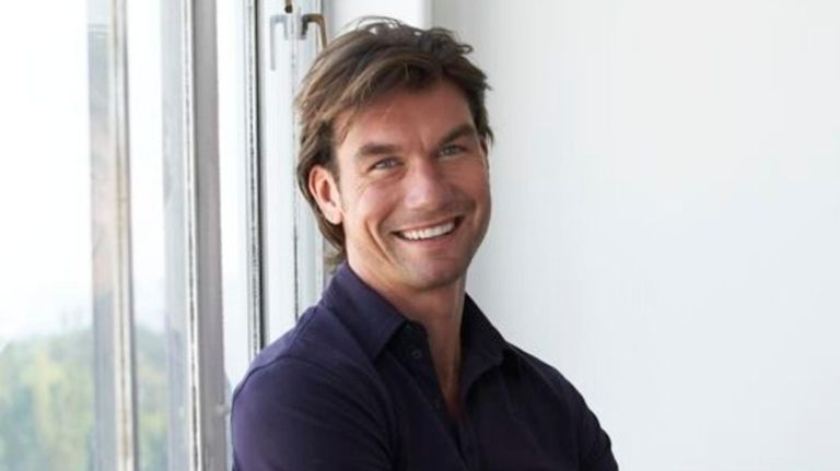 Jerry O'Connell will play Capt. Charles Taylor in