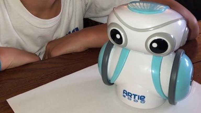Artie 3000: The Coding Robot is easy