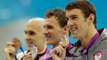 From right, United States' Michael Phelps, United States'