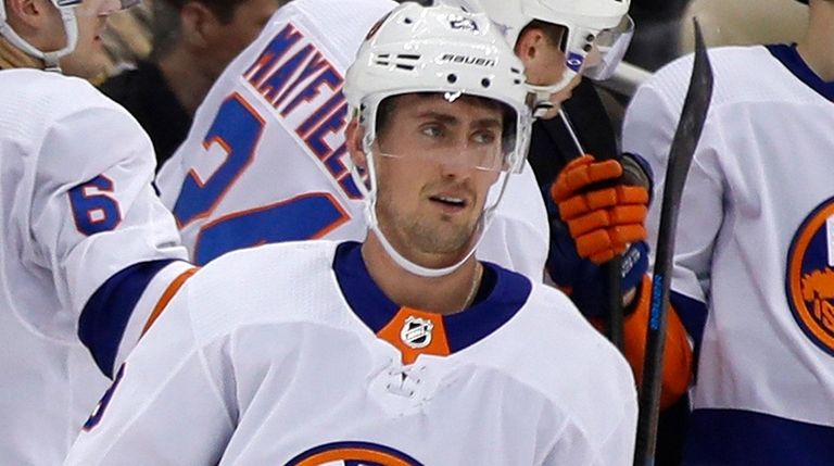 The Islanders' Brock Nelson returns to the bench
