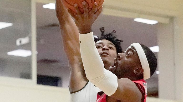 Stony Brook Seawolves guard Makale Foreman drives to