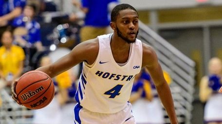 Hofstra Pride guard Desure Buie looks to set