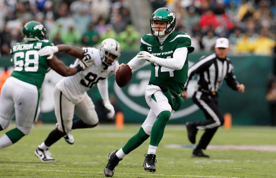 Sam Darnold #14 of the New York Jets