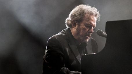 LI singer-songwriter Jimmy Webb will perform at My