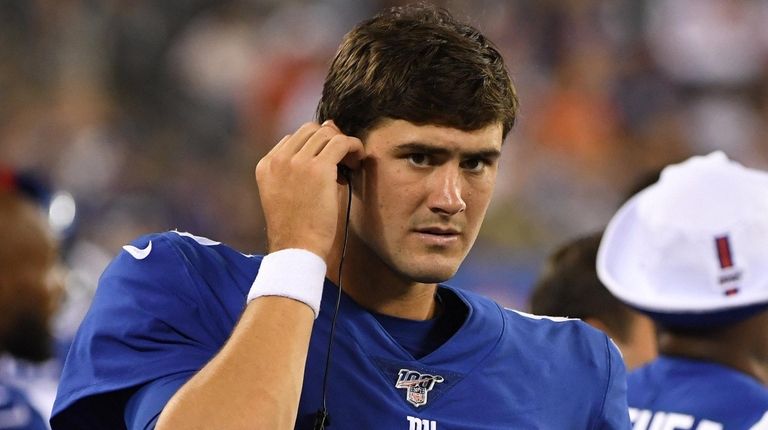 Giants quarterback Daniel Jones during the second half
