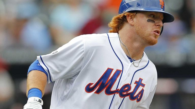 Mets' Justin Turner strains his left calf | Newsday