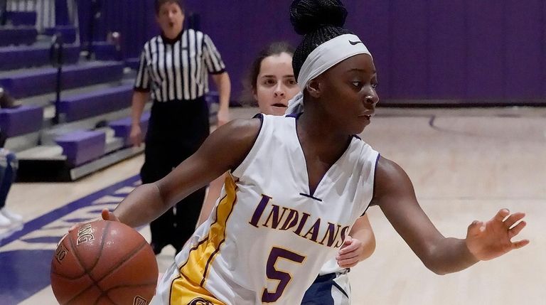 Sewanhaka guard Samirah Akinwunmi (5) during the first