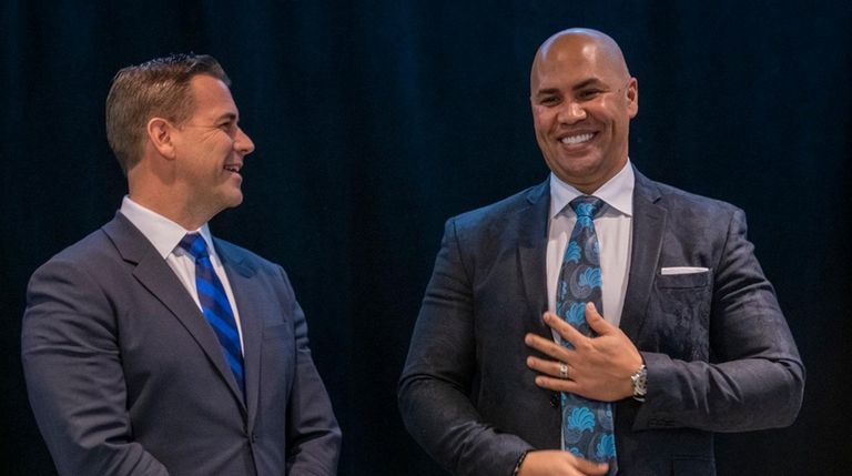 Mets GM Brodie Van Wagenen with Carlos Beltran
