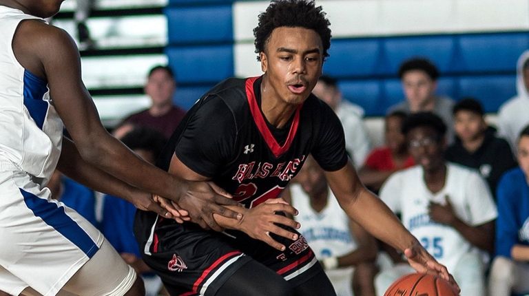 Half Hollow Hills East's Dante Green (24, right)