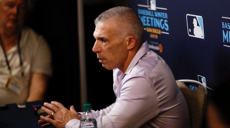 Phillies manager Joe Girardi speaks during the MLBwinter