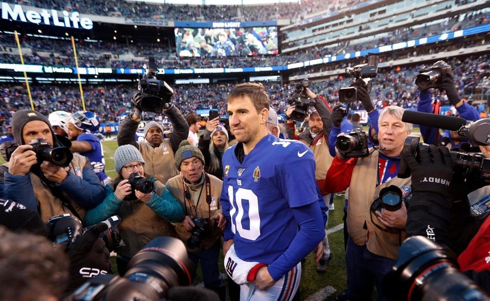 Eli Manning #10 of the New York Giants