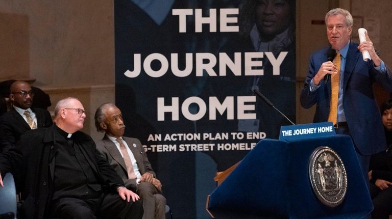 New York City Mayor Bill de Blasio announces
