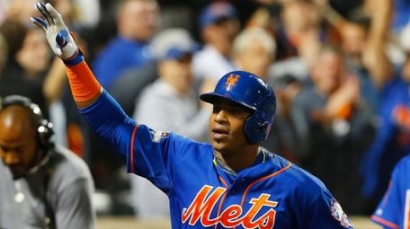 Yoenis Cespedes #52 of the Mets celebrates his