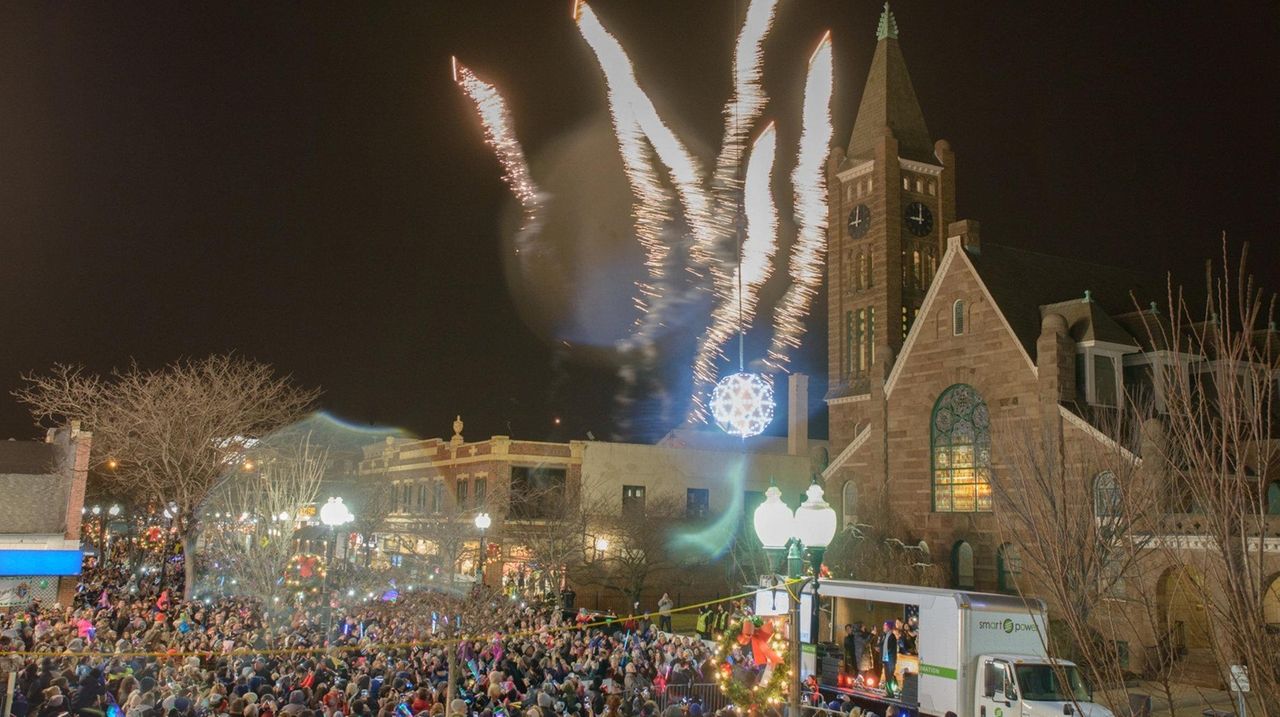 Celebrate New Year&#039;s Eve in Patchogue with a ball countdown, fireworks | Newsday