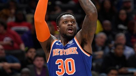Knicks forward Julius Randle shoots during the first