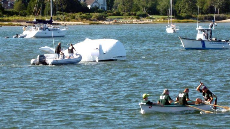 A whaling skiff races during an elimination round