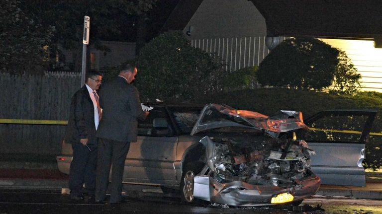 Man killed in Miller Place crash | Newsday